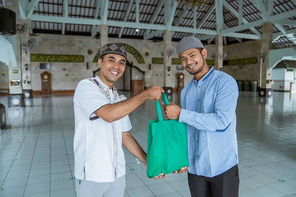 Menguatkan Tali Silaturahmi